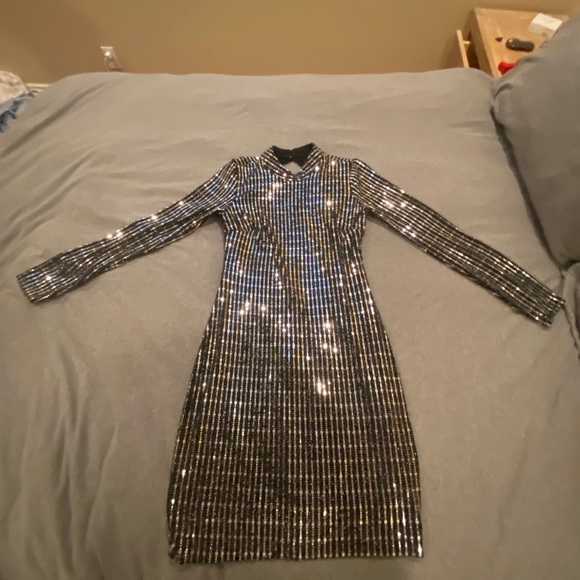 Dress - Picture 1 of 2